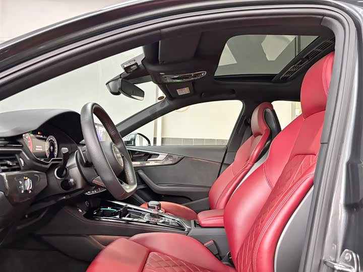 Фото 10 - Audi S4