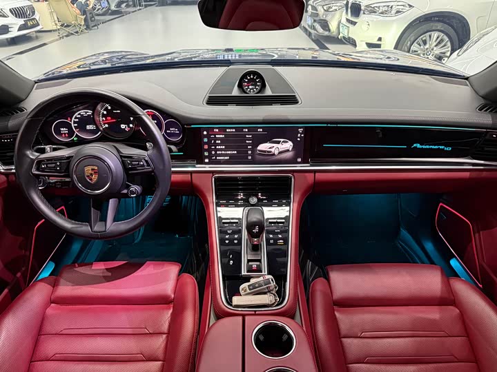 Фото 10 - Porsche Panamera