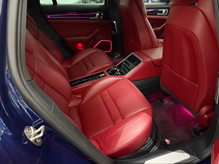 Фото 12 - Porsche Panamera