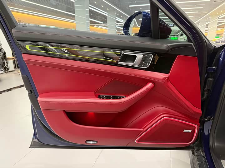 Фото 13 - Porsche Panamera