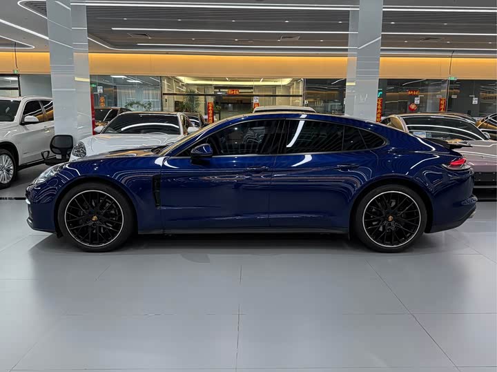 Фото 7 - Porsche Panamera