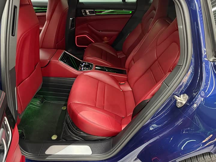 Фото 9 - Porsche Panamera