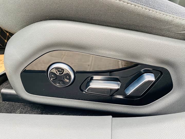 Фото 14 - BAIC Arcfox Alpha S