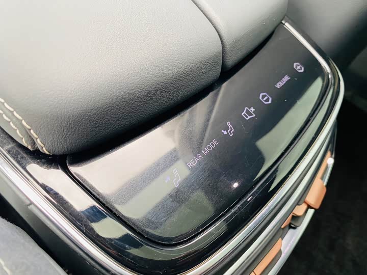 Фото 19 - BAIC Arcfox Alpha S