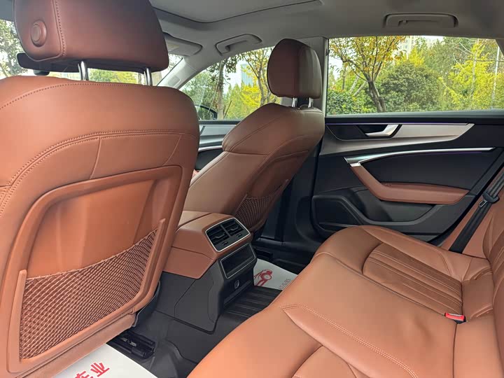 Фото 9 - Audi A7