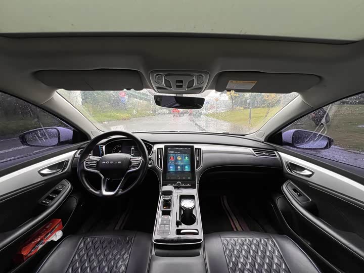 Фото 10 - Roewe i6 Max EV