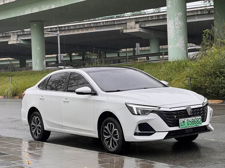 Фото 3 - Roewe i6 Max EV