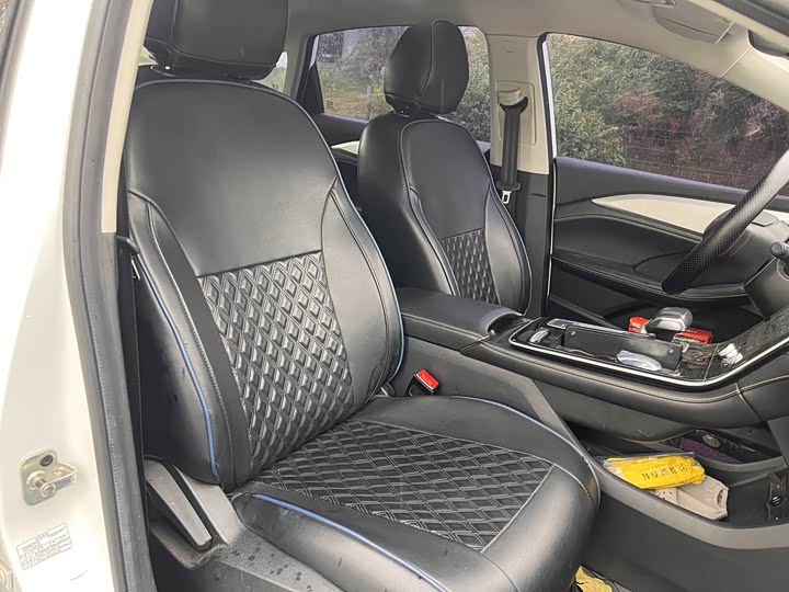 Фото 8 - Roewe i6 Max EV