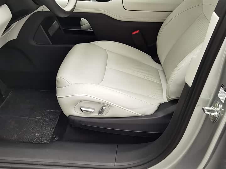 Фото 20 - XPeng G6