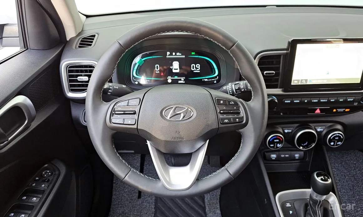 Фото 13 - Hyundai Venue