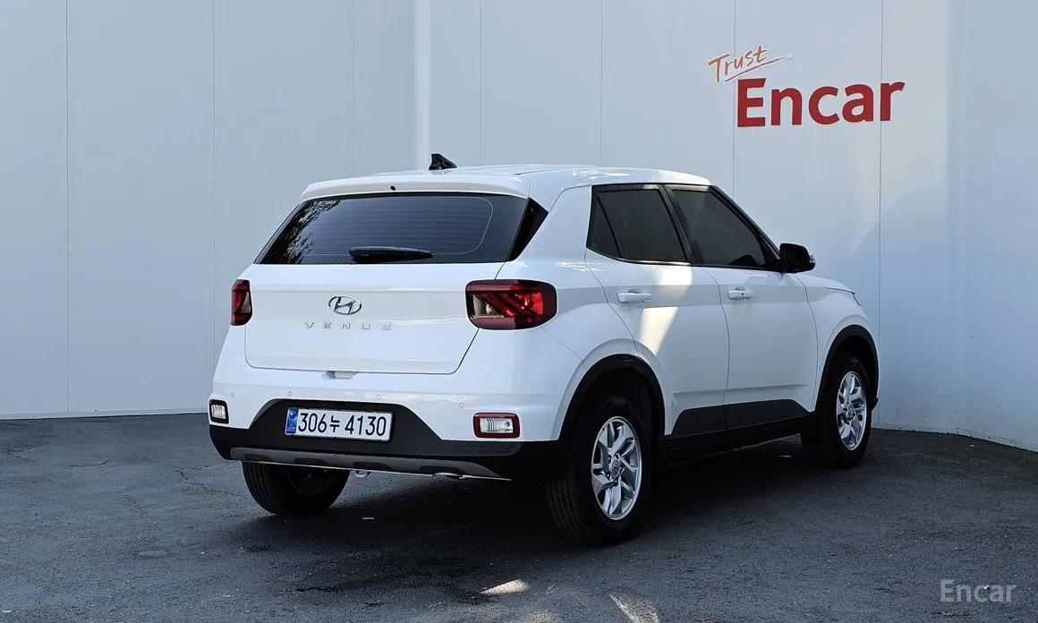 Фото 2 - Hyundai Venue