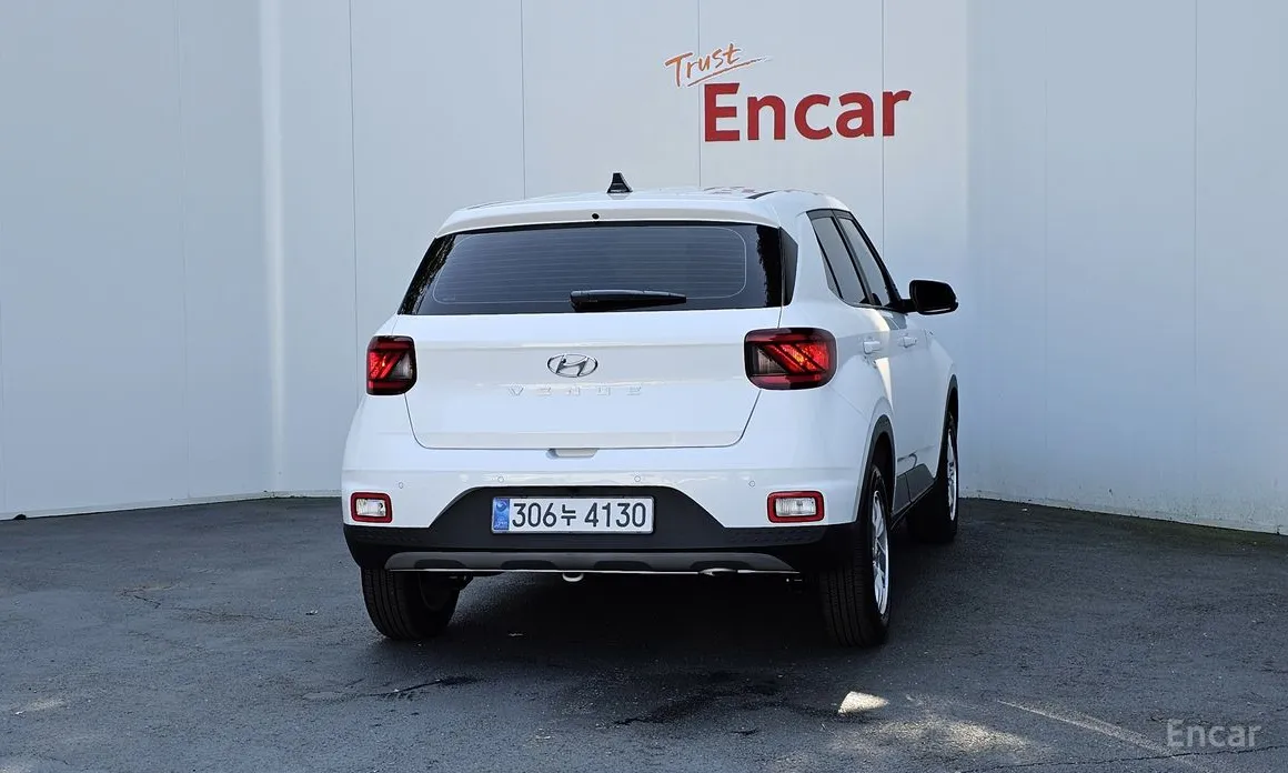 Фото 4 - Hyundai Venue