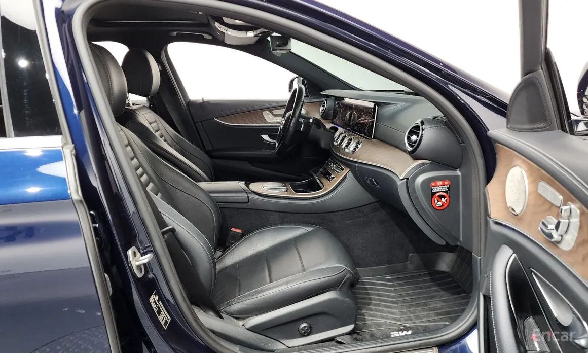 Mercedes-Benz E-Class 2016 E300e 4MATIC Exclusive