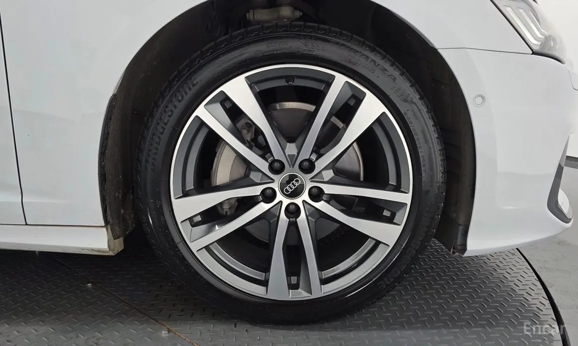 Фото 5 - Audi A6