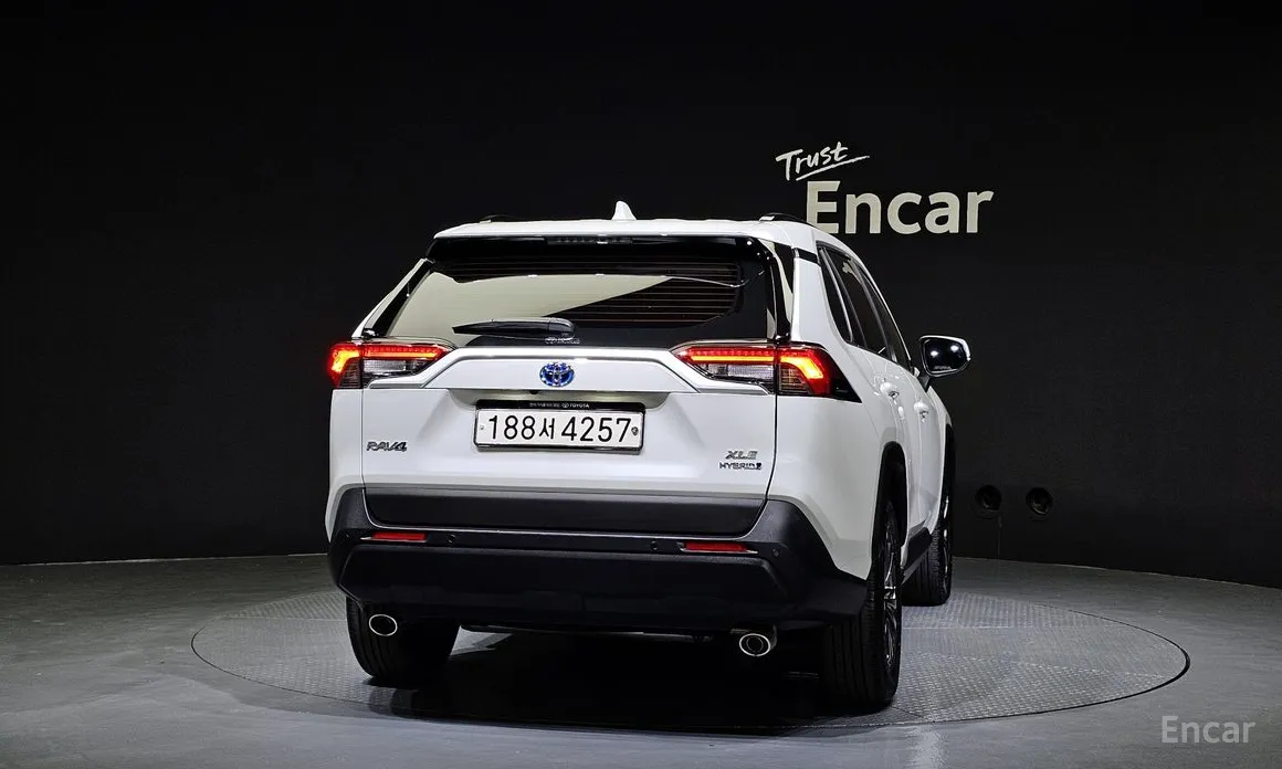 Фото 4 - Toyota RAV4