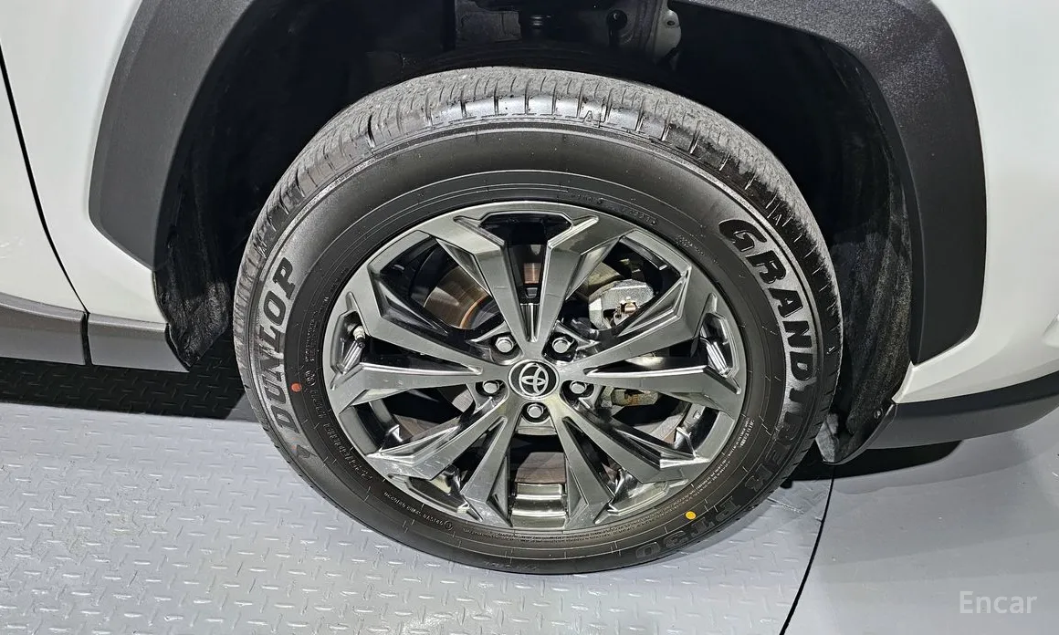 Фото 5 - Toyota RAV4