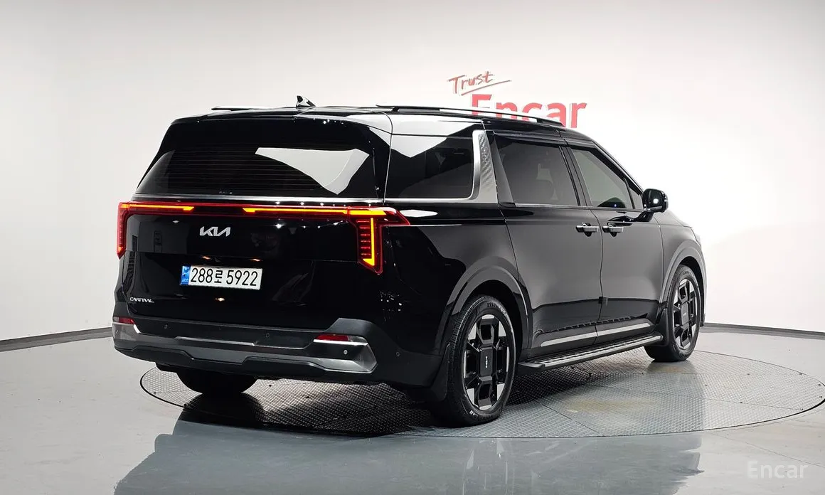 Фото 2 - Kia Carnival