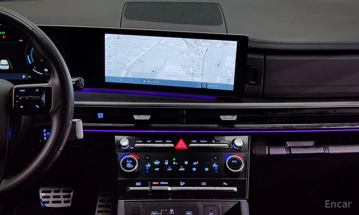 Фото 14 - Hyundai Santa Fe