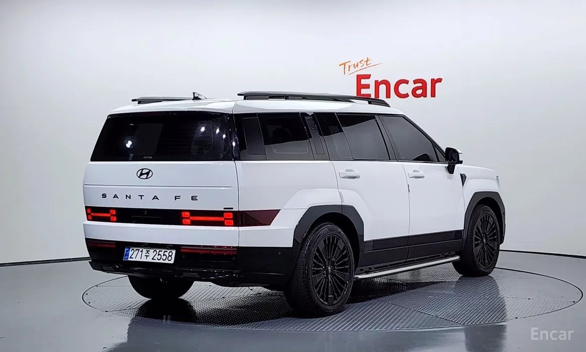 Фото 2 - Hyundai Santa Fe