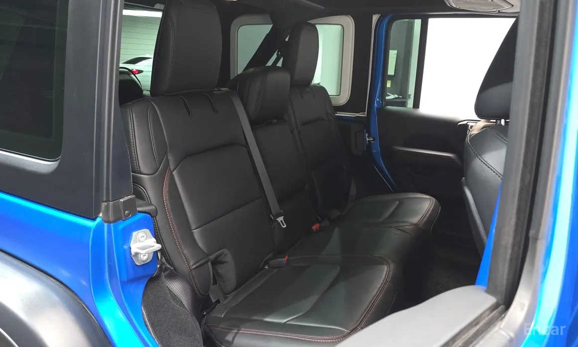 Фото 12 - Jeep Wrangler