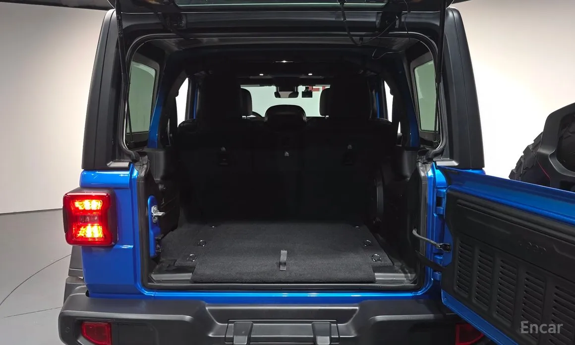 Фото 20 - Jeep Wrangler