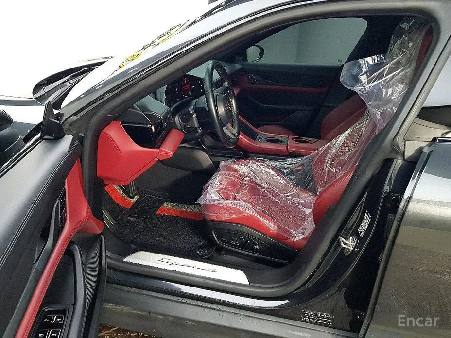 Фото 8 - Porsche Taycan