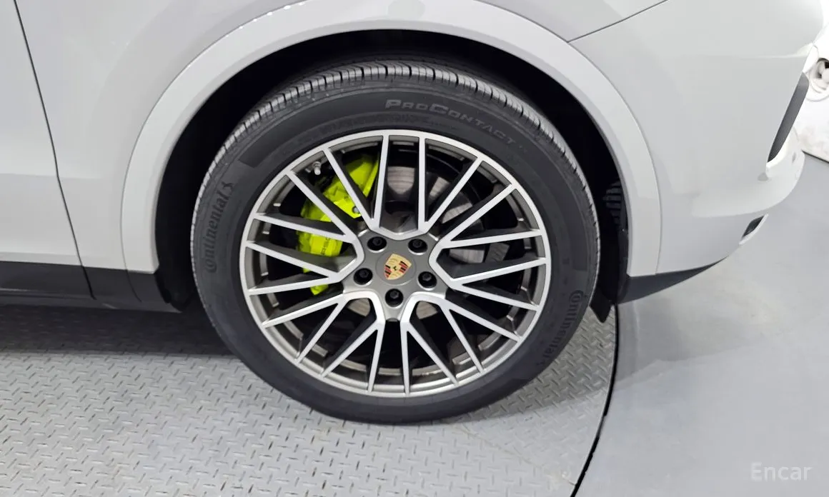 Фото 5 - Porsche Cayenne