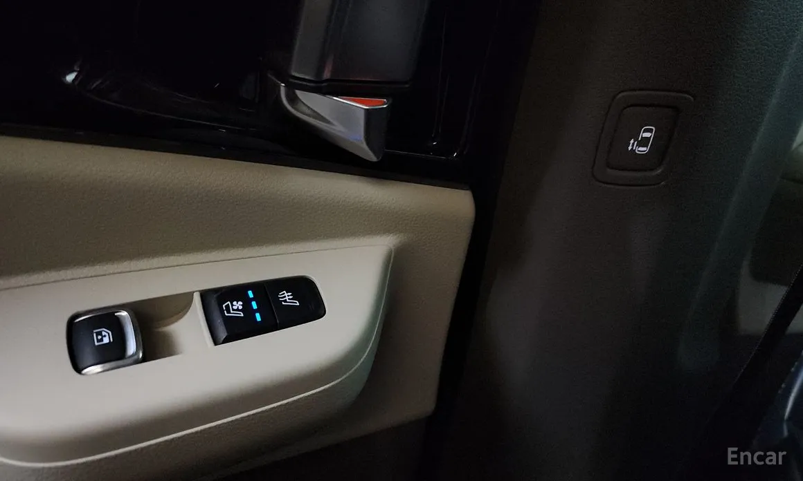 Фото 18 - Kia Carnival