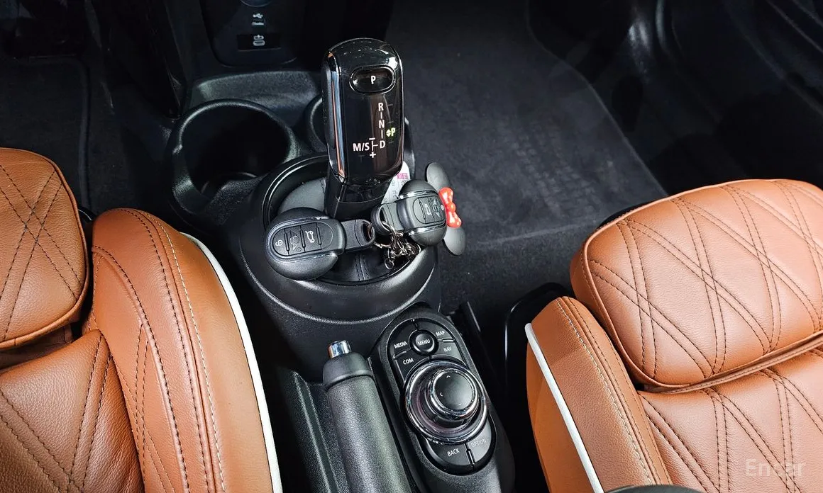 Фото 9 - Mini Cooper Convertible