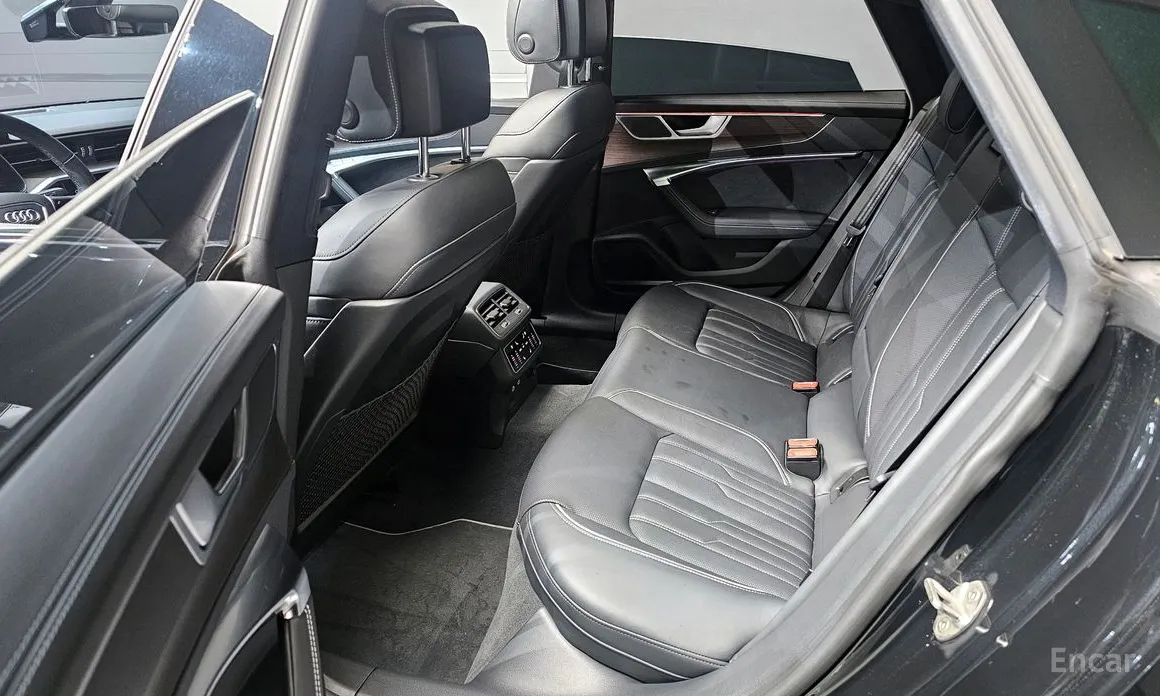 Фото 12 - Audi A7