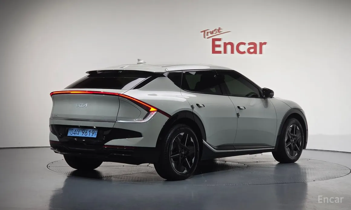 Фото 2 - Kia EV6