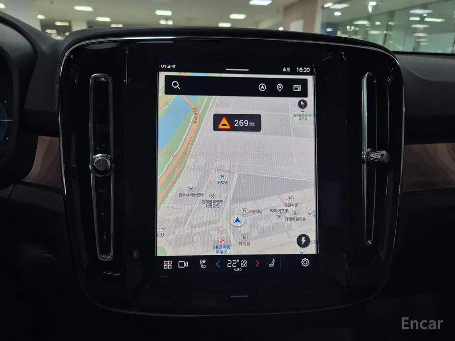 Фото 16 - Volvo C40