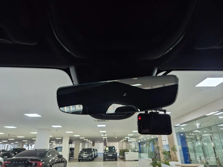 Фото 17 - Volvo C40