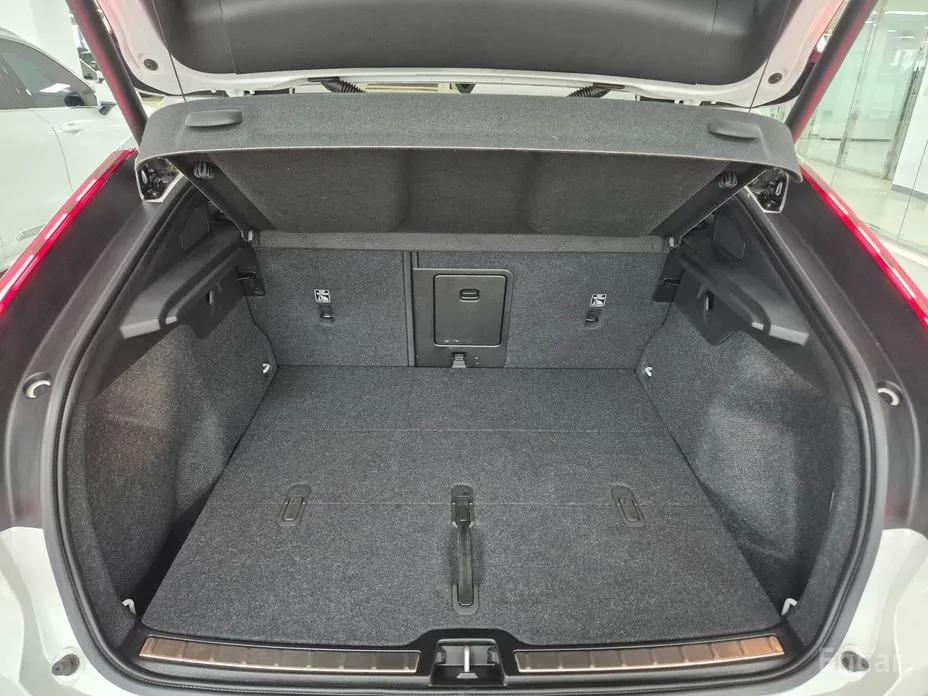 Фото 20 - Volvo C40