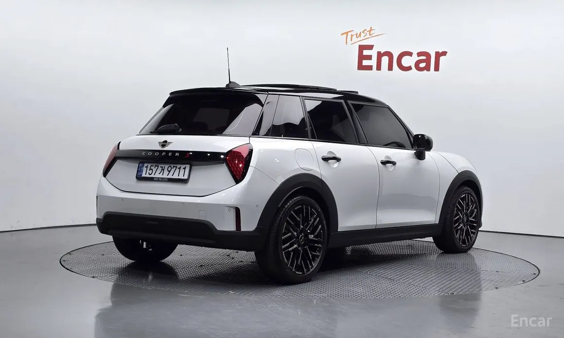 Фото 2 - Mini Cooper