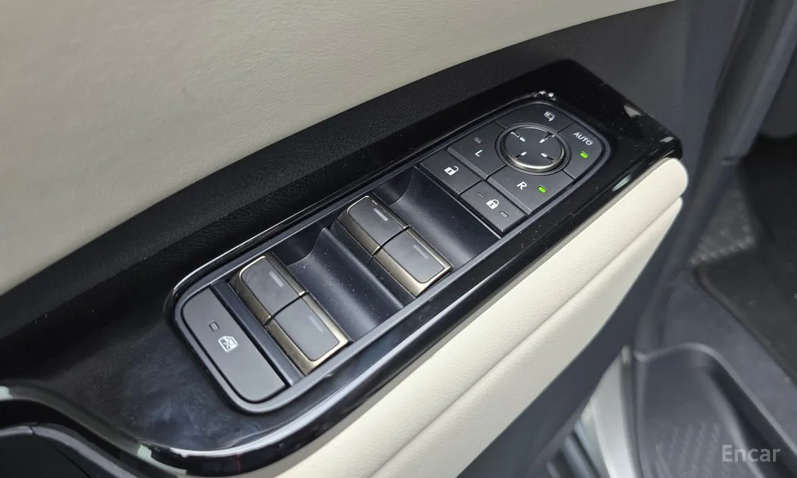 Фото 14 - Lexus LM