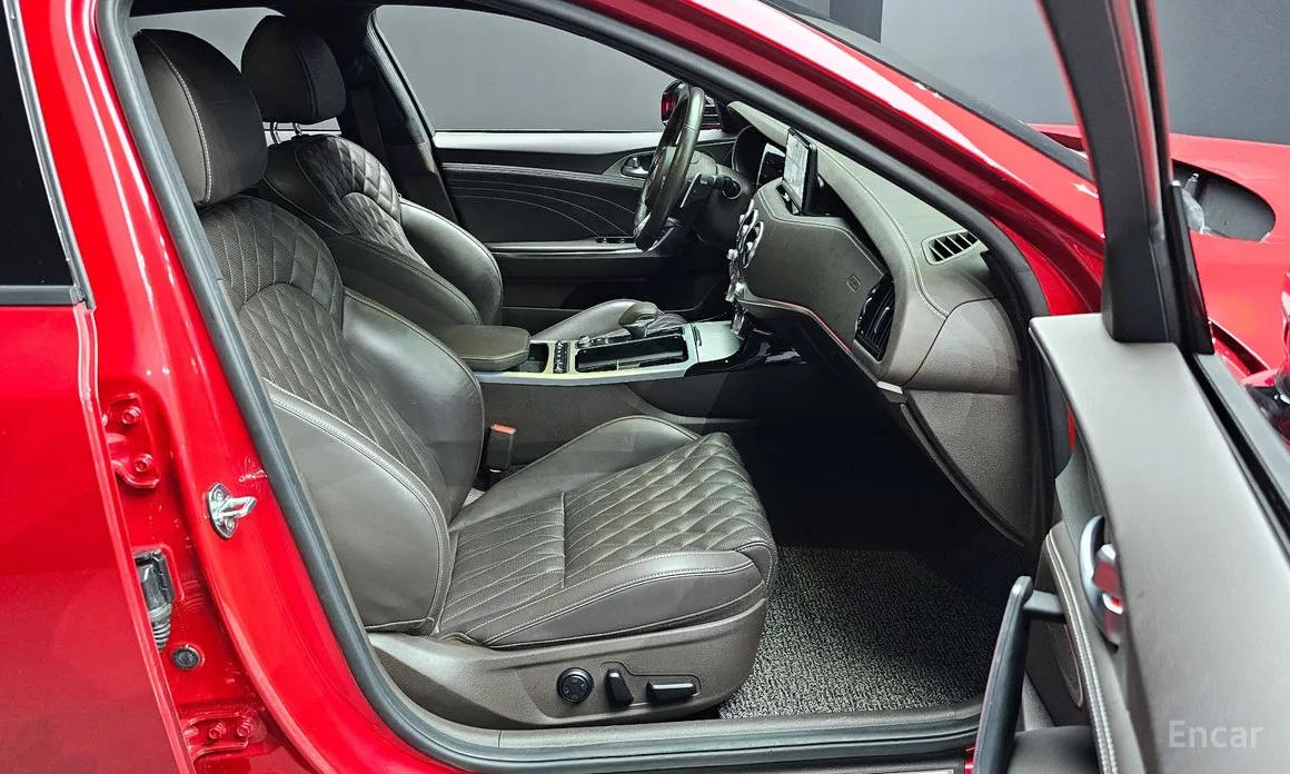 Фото 11 - Kia Stinger