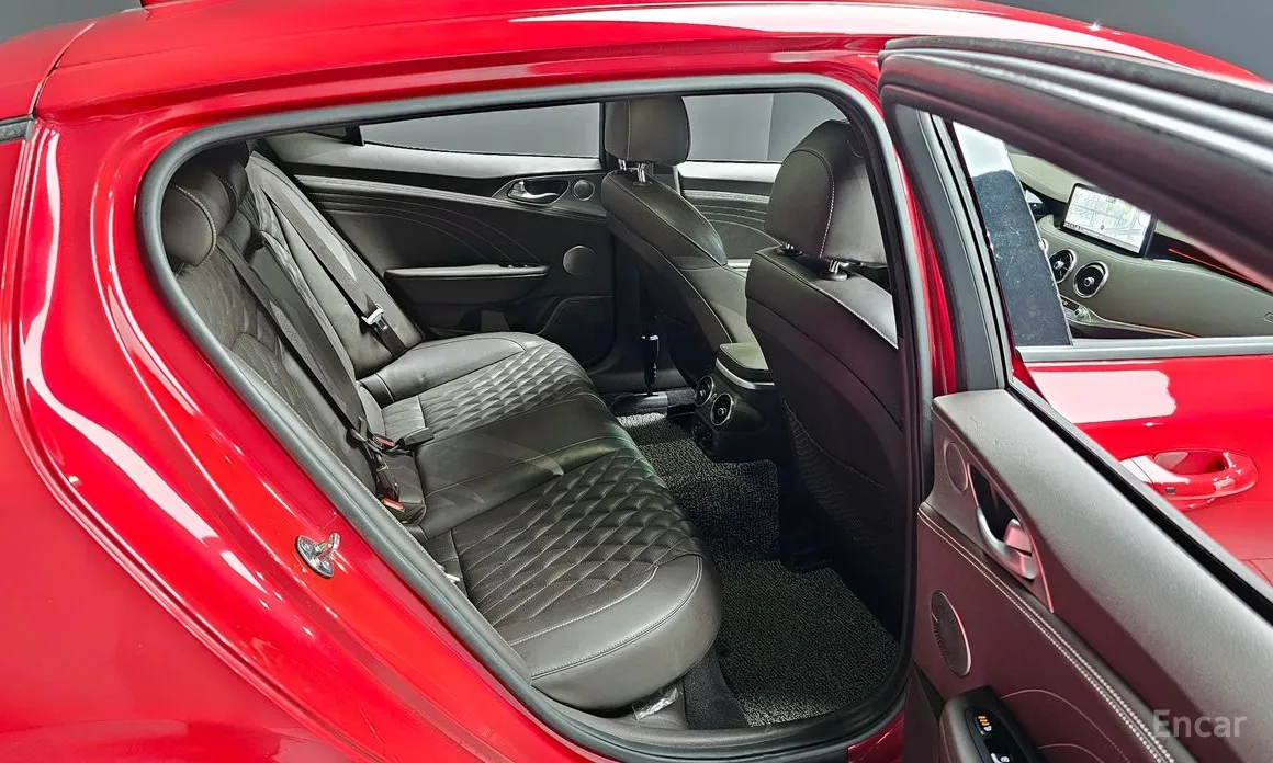 Фото 12 - Kia Stinger