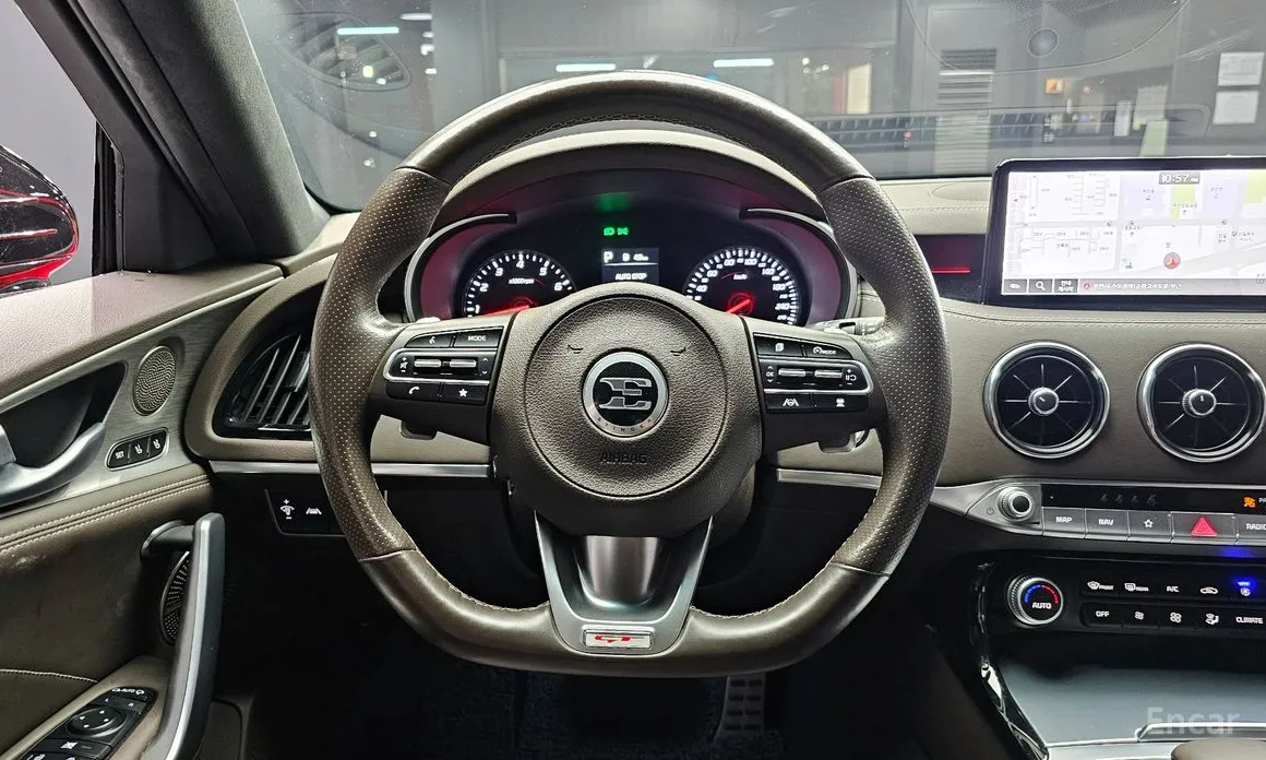 Фото 13 - Kia Stinger