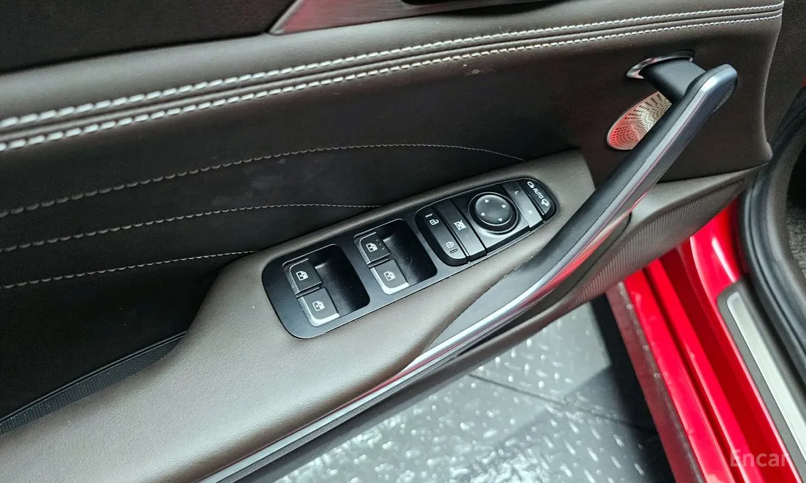 Фото 18 - Kia Stinger