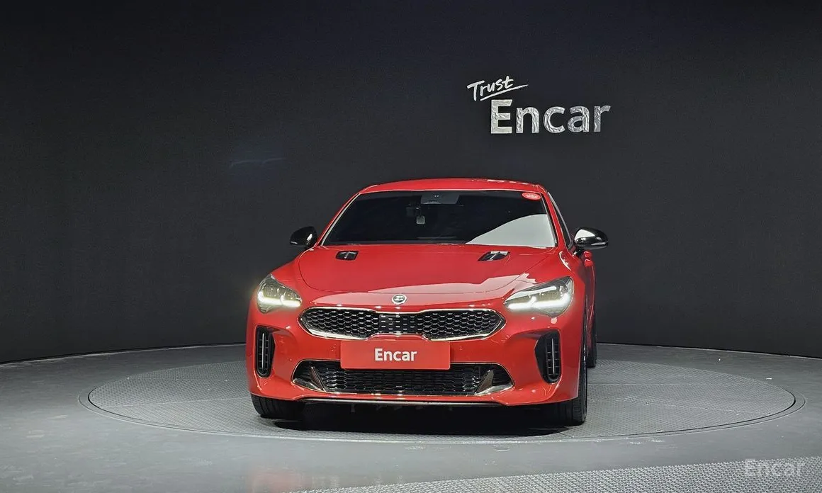 Фото 3 - Kia Stinger
