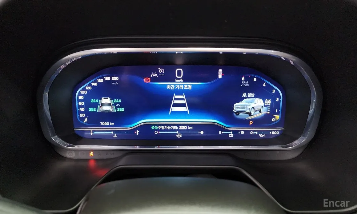 Фото 8 - Chevrolet Tahoe