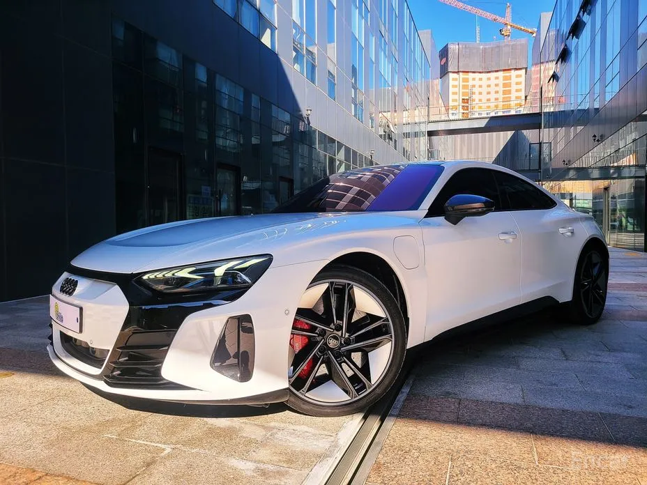 Фото 2 - Audi RS e-tron GT