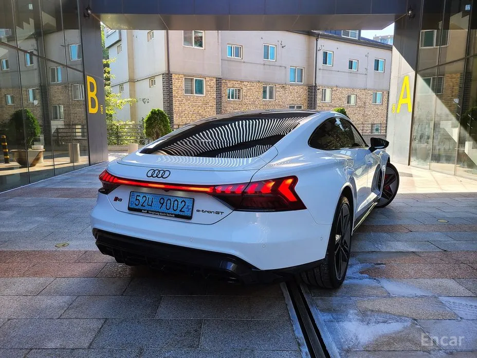 Фото 3 - Audi RS e-tron GT