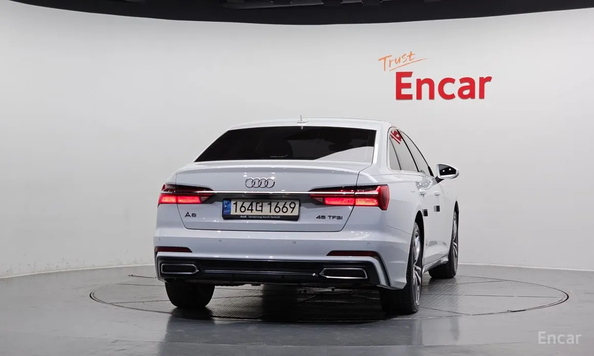 Фото 4 - Audi A6