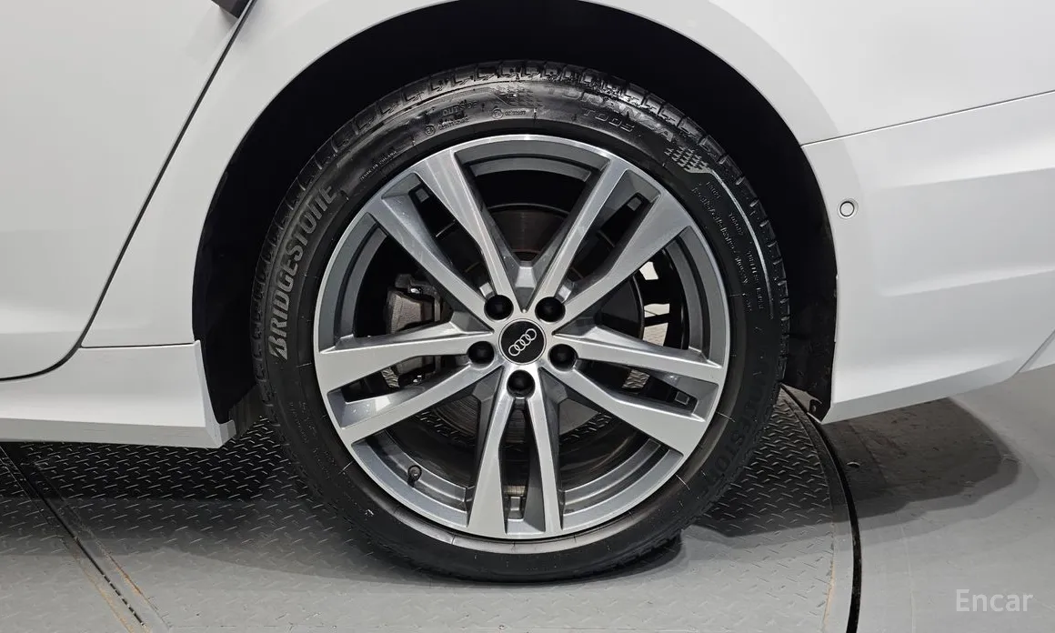 Фото 5 - Audi A6