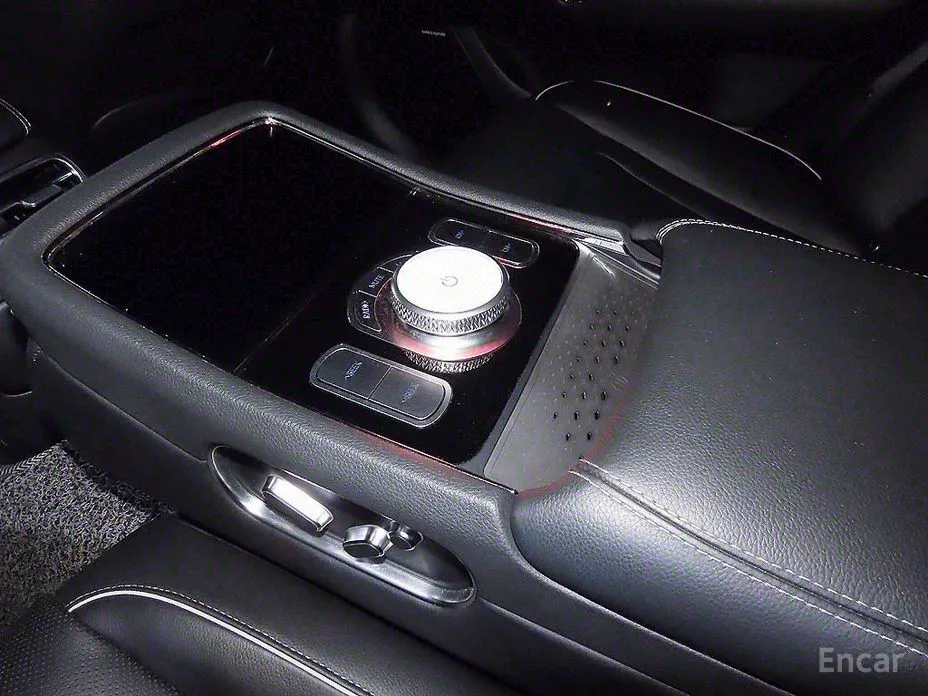 Фото 15 - Genesis G90