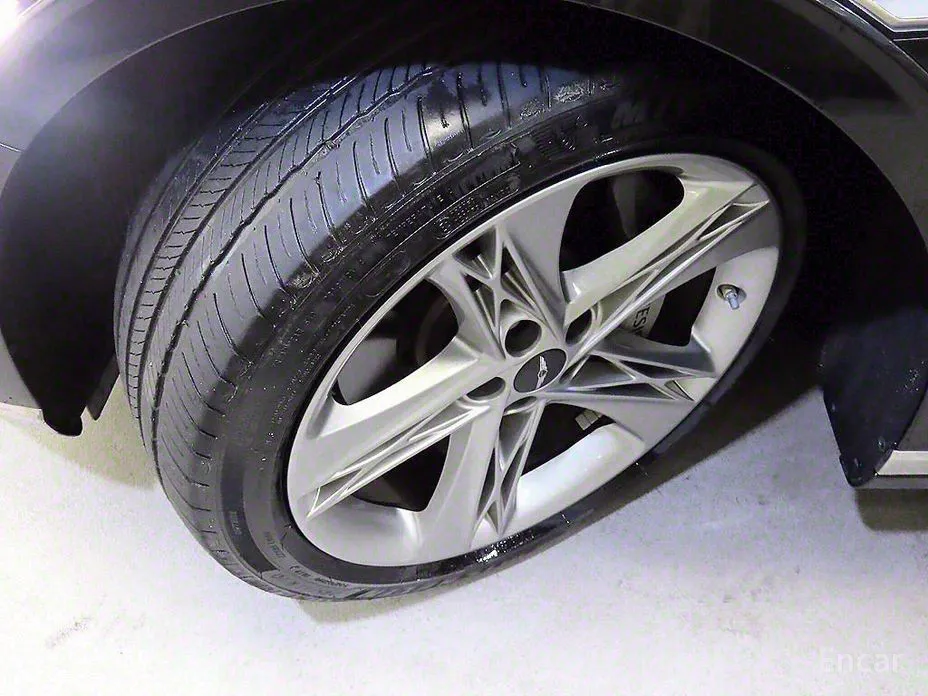 Фото 20 - Genesis G90