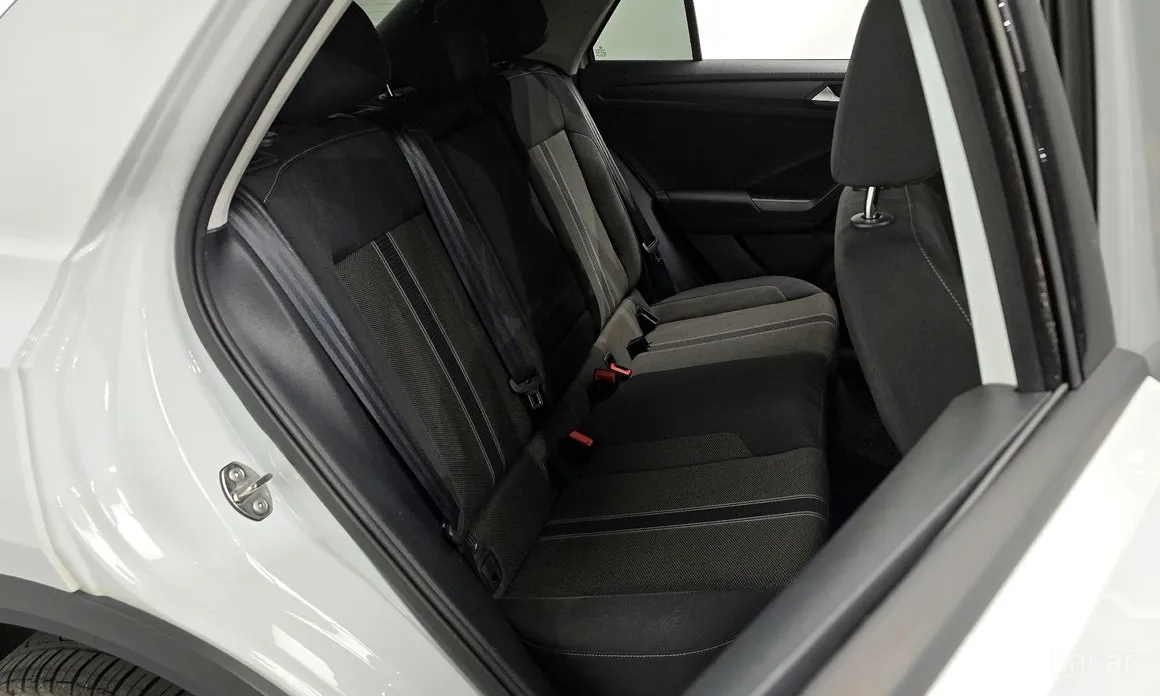 Фото 12 - Volkswagen T-Roc