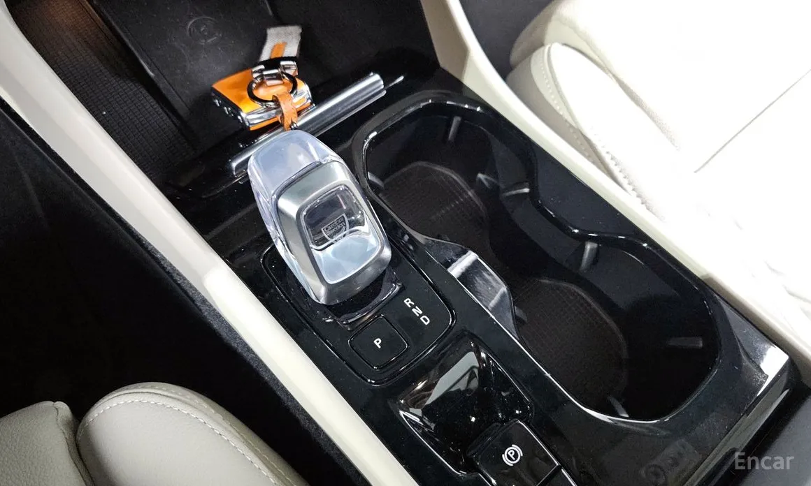 Фото 9 - Volvo XC40